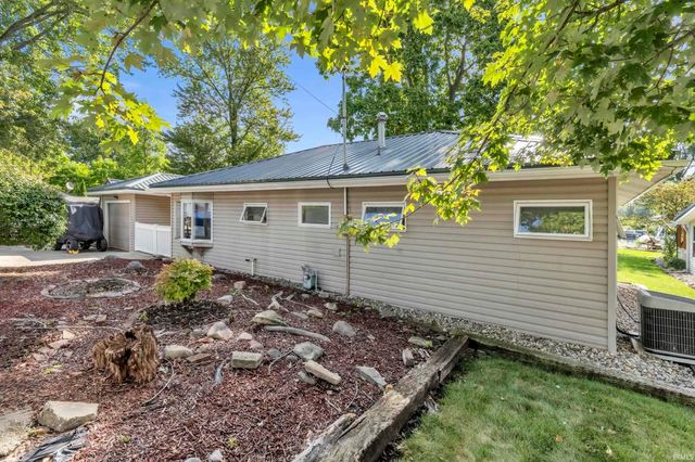 11930 E 690 S, Hudson, IN 46747