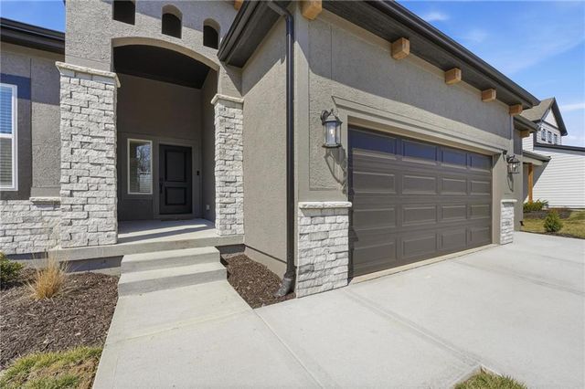 1024 Branchwood Lane, Raymore, MO 64083