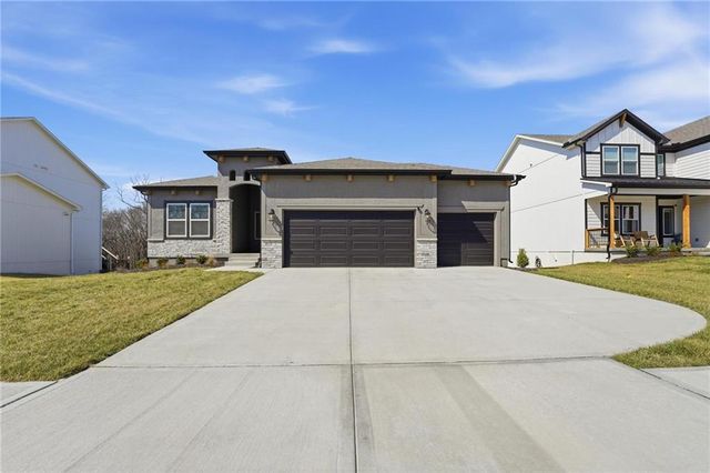 1024 Branchwood Lane, Raymore, MO 64083