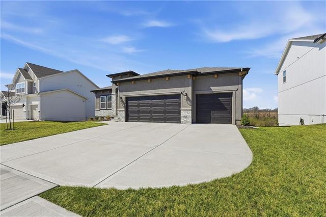 1024 Branchwood Lane, Raymore, MO 64083