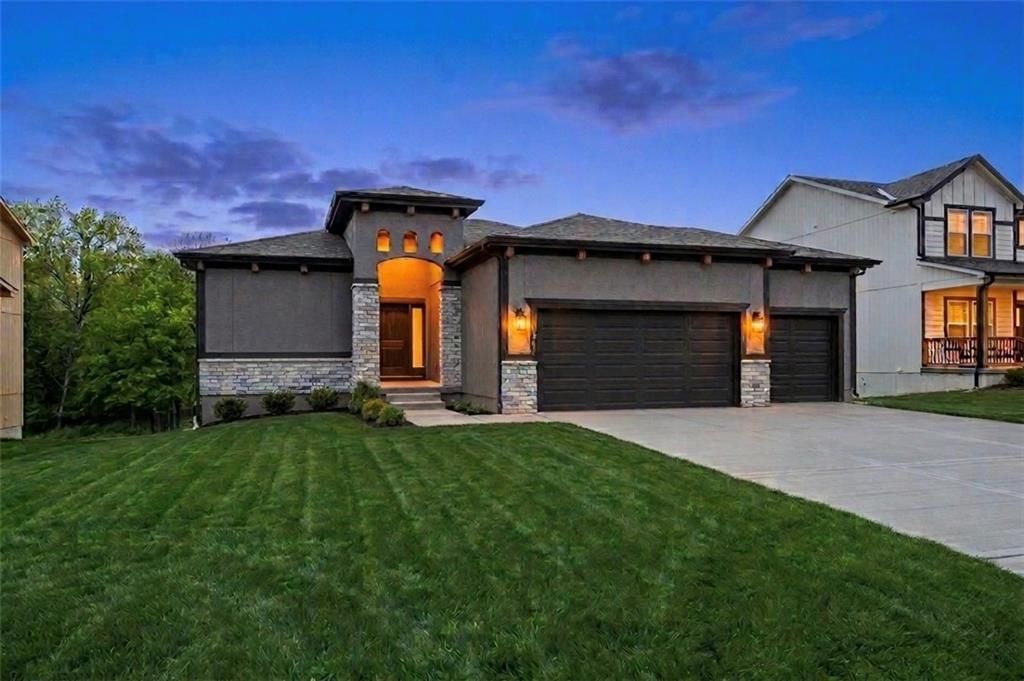 1024 Branchwood Lane, Raymore, MO 64083