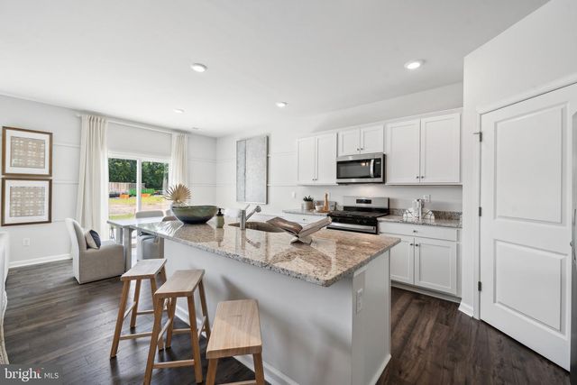 8685 THOMAS JEFFERSON WAY, Gloucester, VA 23061