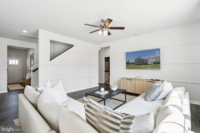 8685 THOMAS JEFFERSON WAY, Gloucester, VA 23061