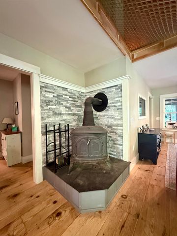 15 Gale Road, Andover, NH 03216