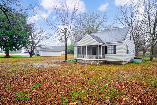 1708 S Mack Smith Road, Chattanooga, TN 37412