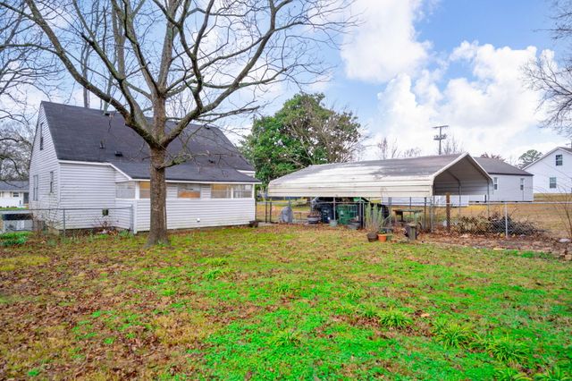 1708 S Mack Smith Road, Chattanooga, TN 37412