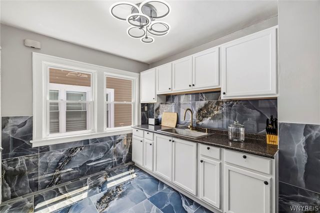 120 East End Avenue, Buffalo, NY 14225