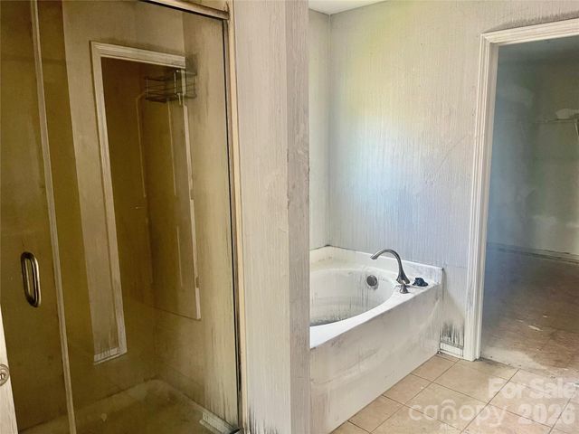 1821 Swan Drive, Charlotte, NC 28216