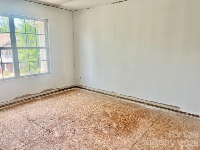 1821 Swan Drive, Charlotte, NC 28216