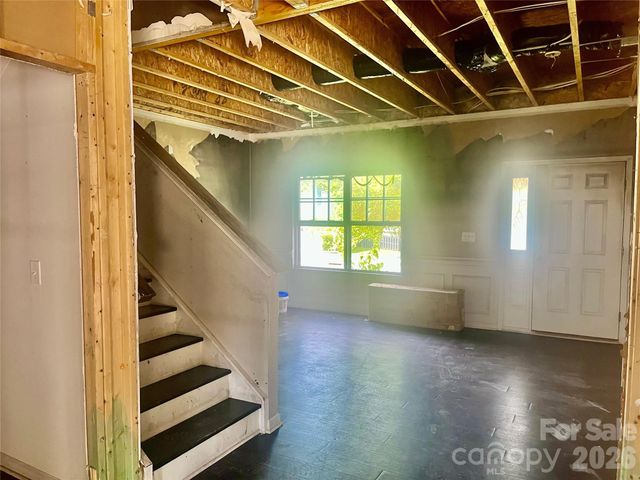 1821 Swan Drive, Charlotte, NC 28216