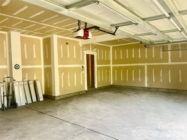 1821 Swan Drive, Charlotte, NC 28216