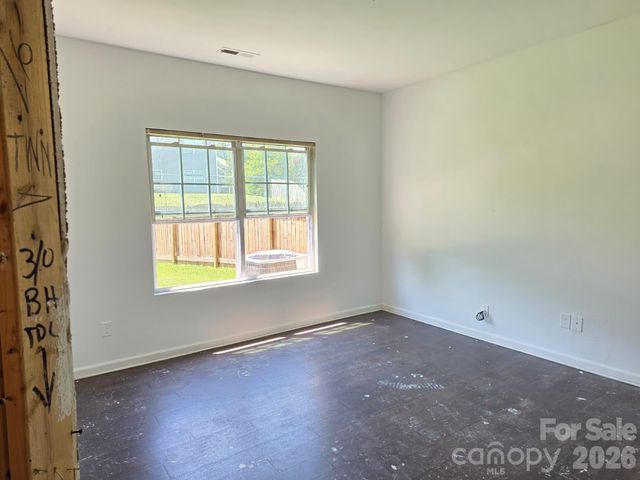 1821 Swan Drive, Charlotte, NC 28216