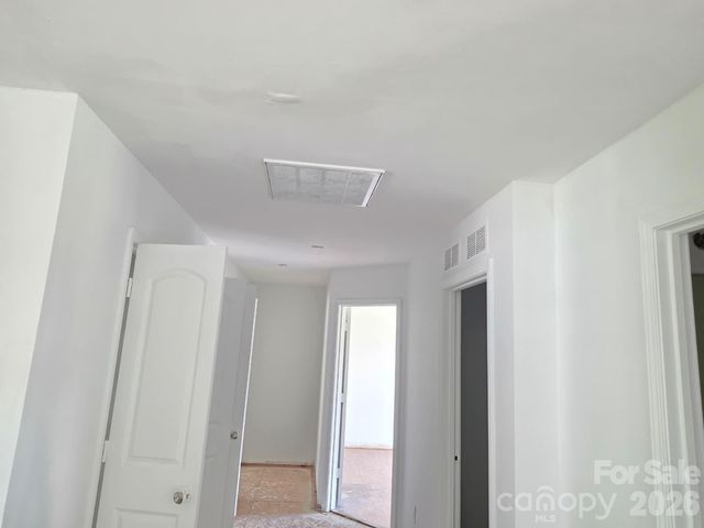 1821 Swan Drive, Charlotte, NC 28216