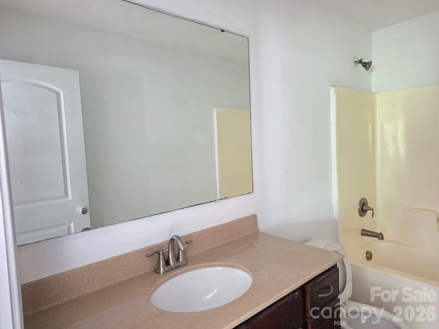 1821 Swan Drive, Charlotte, NC 28216