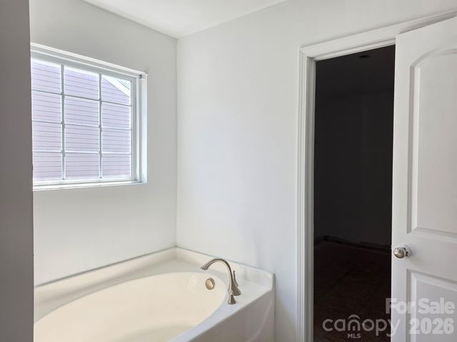 1821 Swan Drive, Charlotte, NC 28216