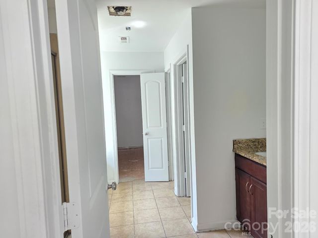 1821 Swan Drive, Charlotte, NC 28216
