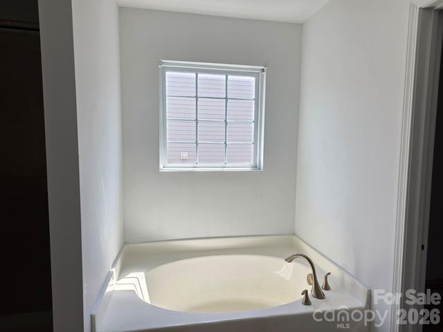 1821 Swan Drive, Charlotte, NC 28216
