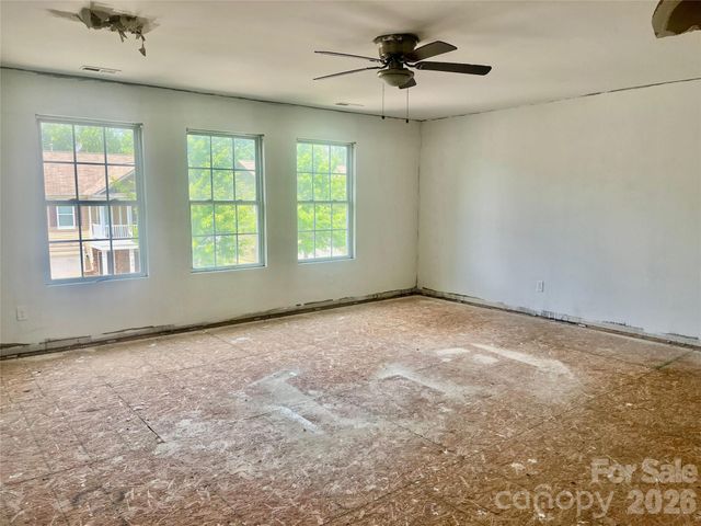 1821 Swan Drive, Charlotte, NC 28216