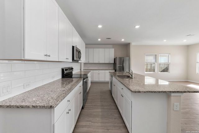 2741 Nueva Cordova, Seguin, TX 78155