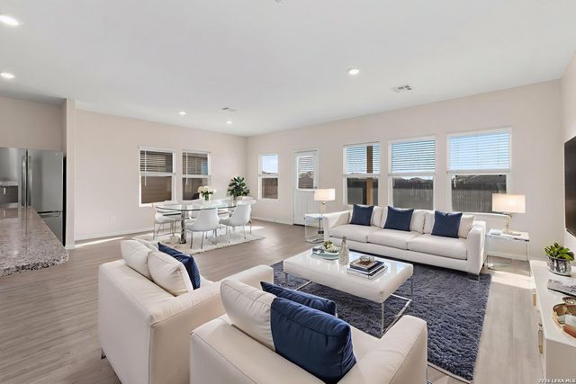 2741 Nueva Cordova, Seguin, TX 78155