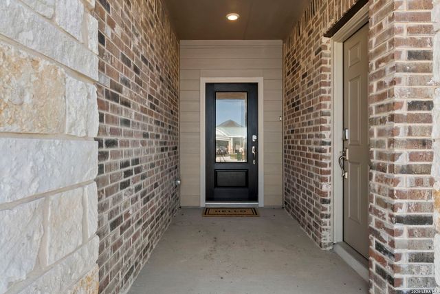 2741 Nueva Cordova, Seguin, TX 78155