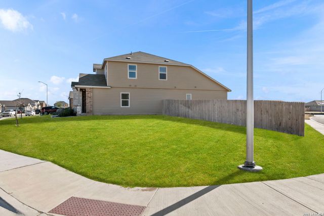 2741 Nueva Cordova, Seguin, TX 78155