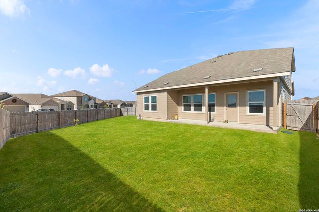 2741 Nueva Cordova, Seguin, TX 78155