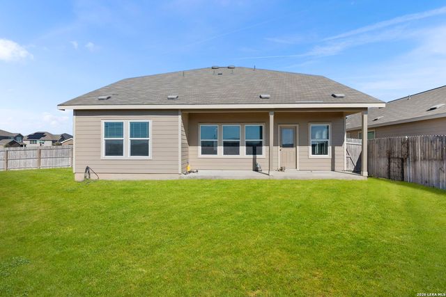 2741 Nueva Cordova, Seguin, TX 78155