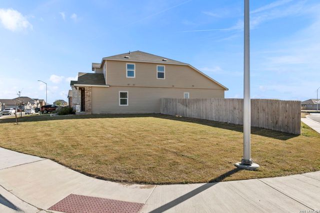 2741 Nueva Cordova, Seguin, TX 78155