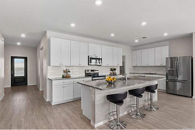 2741 Nueva Cordova, Seguin, TX 78155