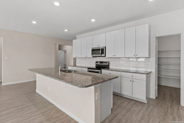 2741 Nueva Cordova, Seguin, TX 78155