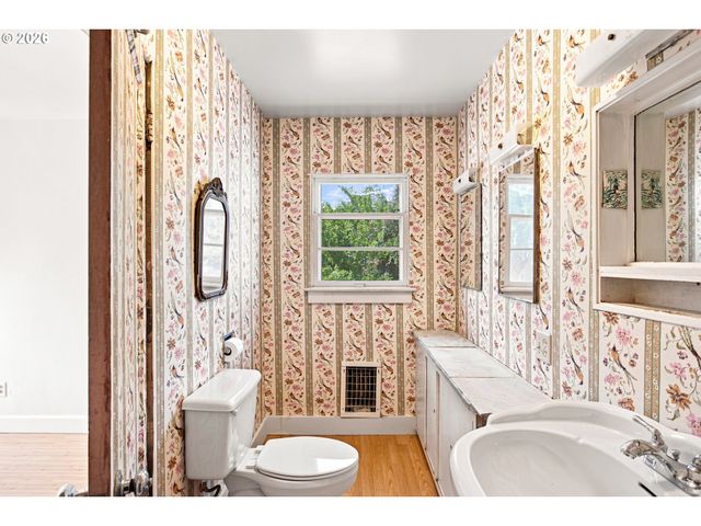 1147 PARK Ave, Eugene, OR 97404