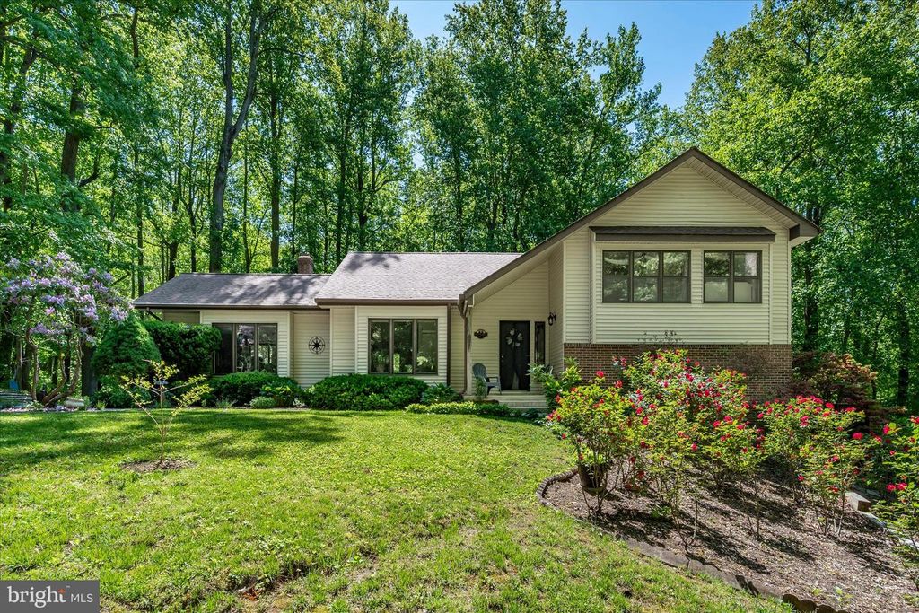 Image 1 of property listing at 3741 PINEWOOD CT, Chesapeake Beach, MD 20732