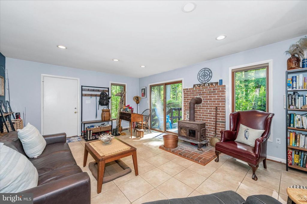 Image 24 of property listing at 3741 PINEWOOD CT, Chesapeake Beach, MD 20732
