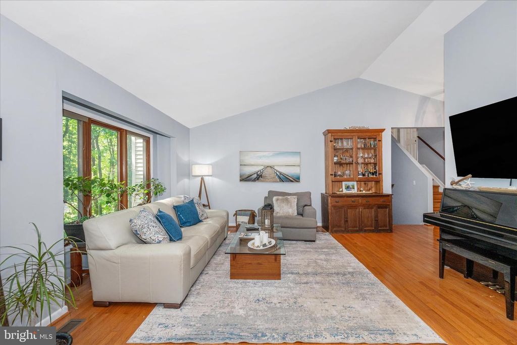 Image 5 of property listing at 3741 PINEWOOD CT, Chesapeake Beach, MD 20732