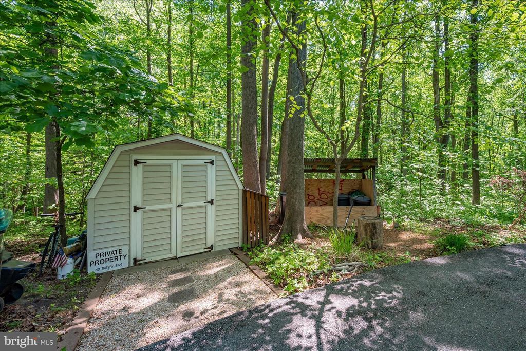 Image 76 of property listing at 3741 PINEWOOD CT, Chesapeake Beach, MD 20732