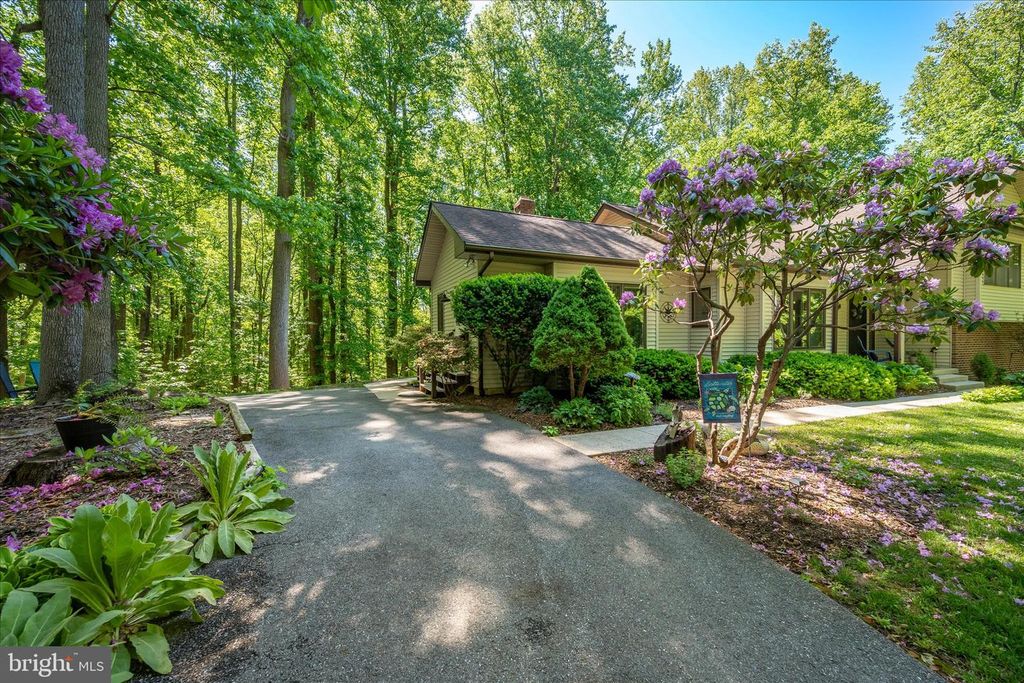 Image 83 of property listing at 3741 PINEWOOD CT, Chesapeake Beach, MD 20732