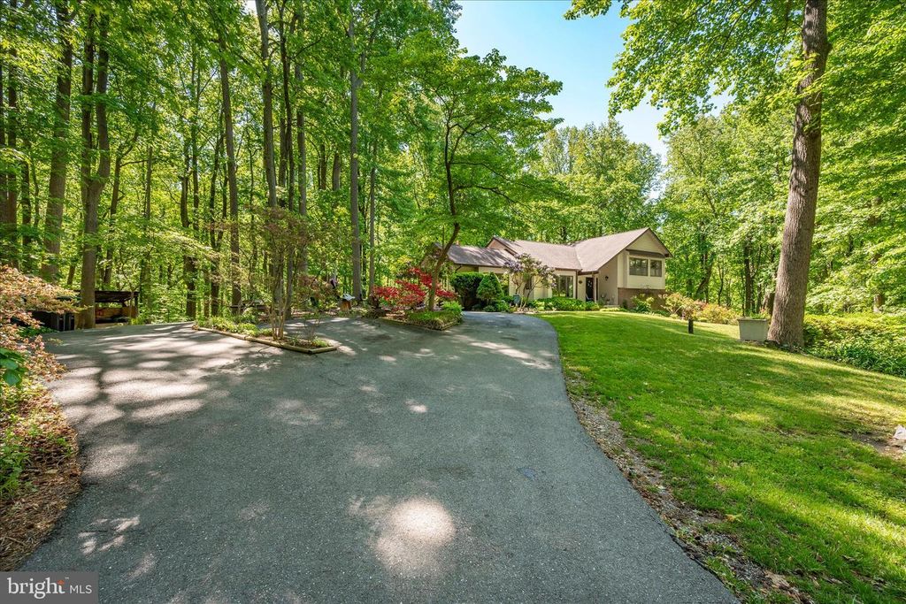 Image 84 of property listing at 3741 PINEWOOD CT, Chesapeake Beach, MD 20732