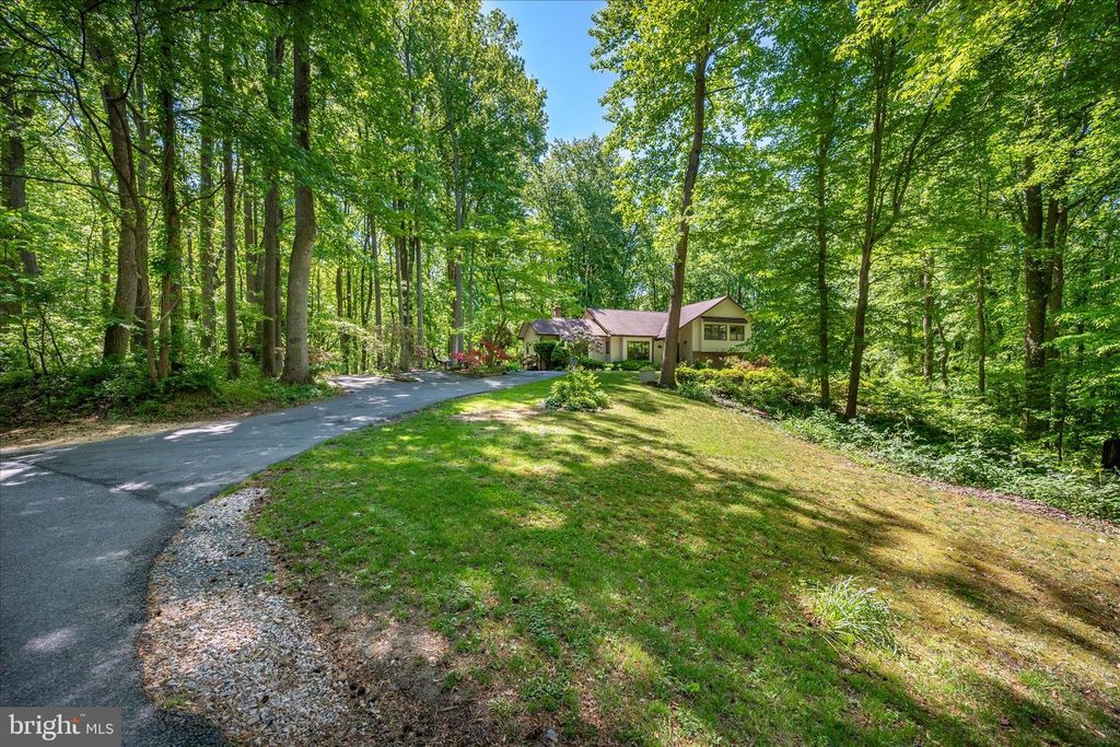 Image 85 of property listing at 3741 PINEWOOD CT, Chesapeake Beach, MD 20732