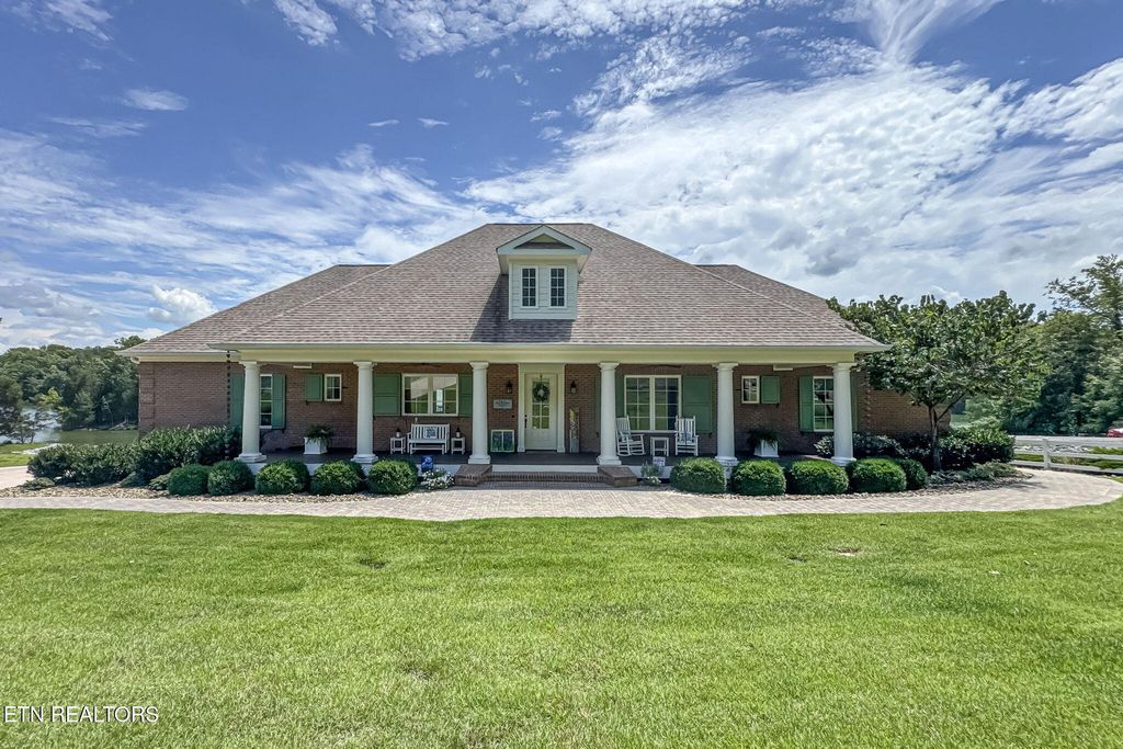 137 E Shore Drive, Rockwood, TN 37854