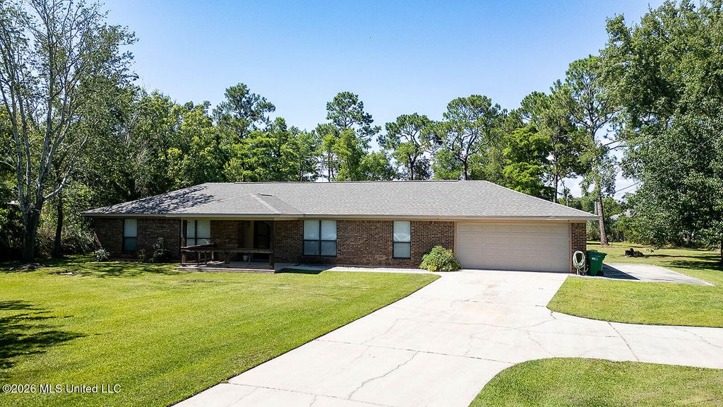 13200 Pine Avenue, Vancleave, MS 39565
