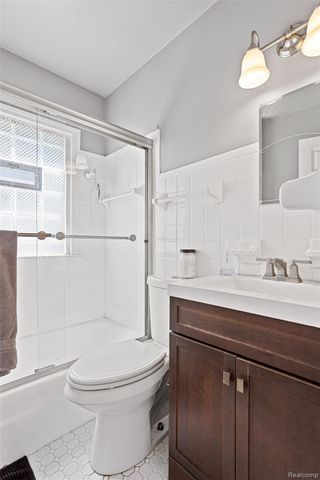 21726 Alger Street, St. Clair Shores, MI 48080