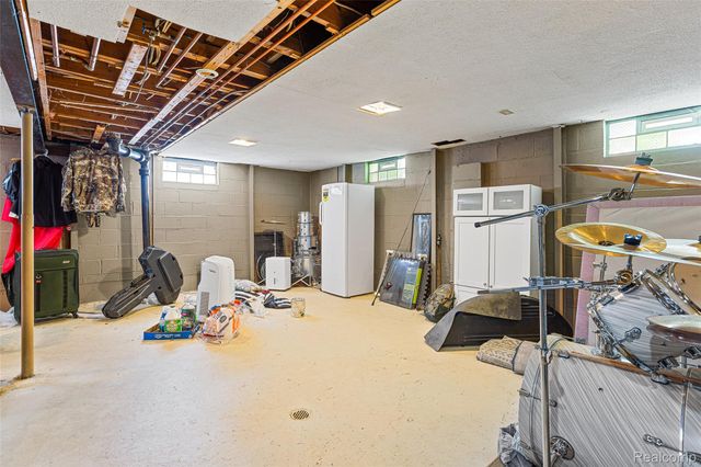 21726 Alger Street, St. Clair Shores, MI 48080