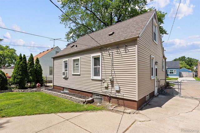 21726 Alger Street, St. Clair Shores, MI 48080