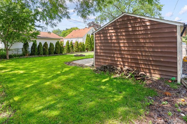21726 Alger Street, St. Clair Shores, MI 48080