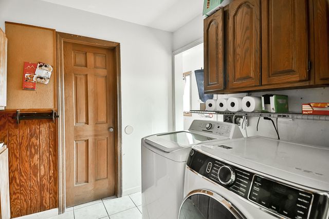 9221 Dirkshire Drive, Woodstock, IL 60098