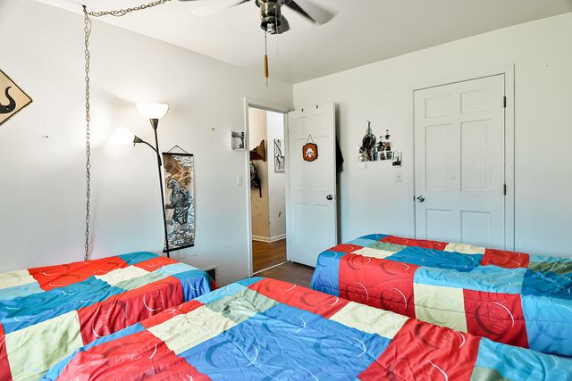 9221 Dirkshire Drive, Woodstock, IL 60098