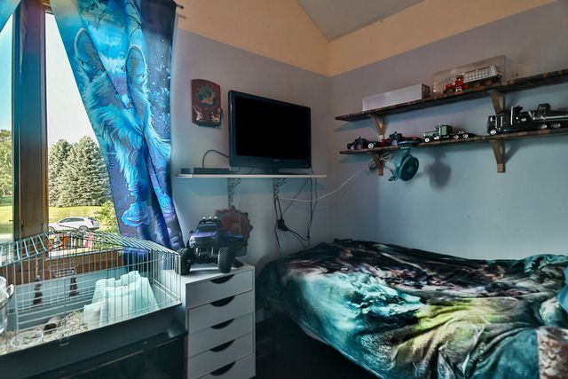 9221 Dirkshire Drive, Woodstock, IL 60098