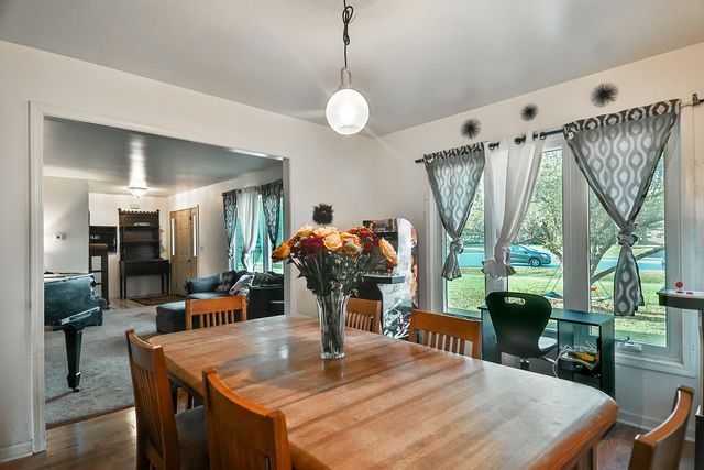 9221 Dirkshire Drive, Woodstock, IL 60098