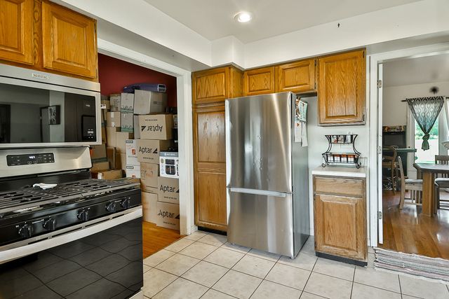 9221 Dirkshire Drive, Woodstock, IL 60098